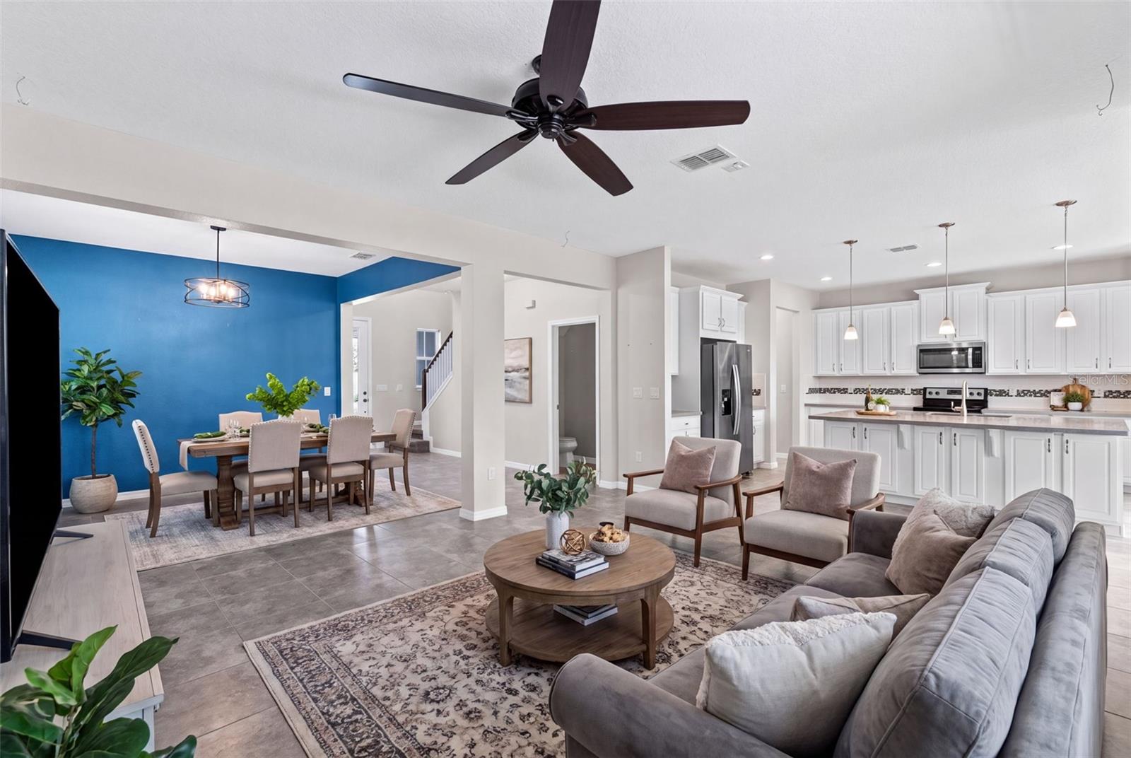 2819 STONEGATE DRIVE