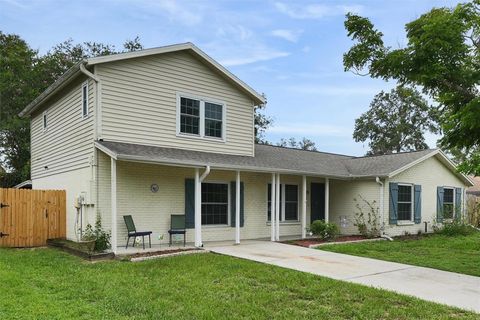 Photo of 1305 Willow Valley Drive, Brandon, FL 33510 (MLS # TB8401360)
