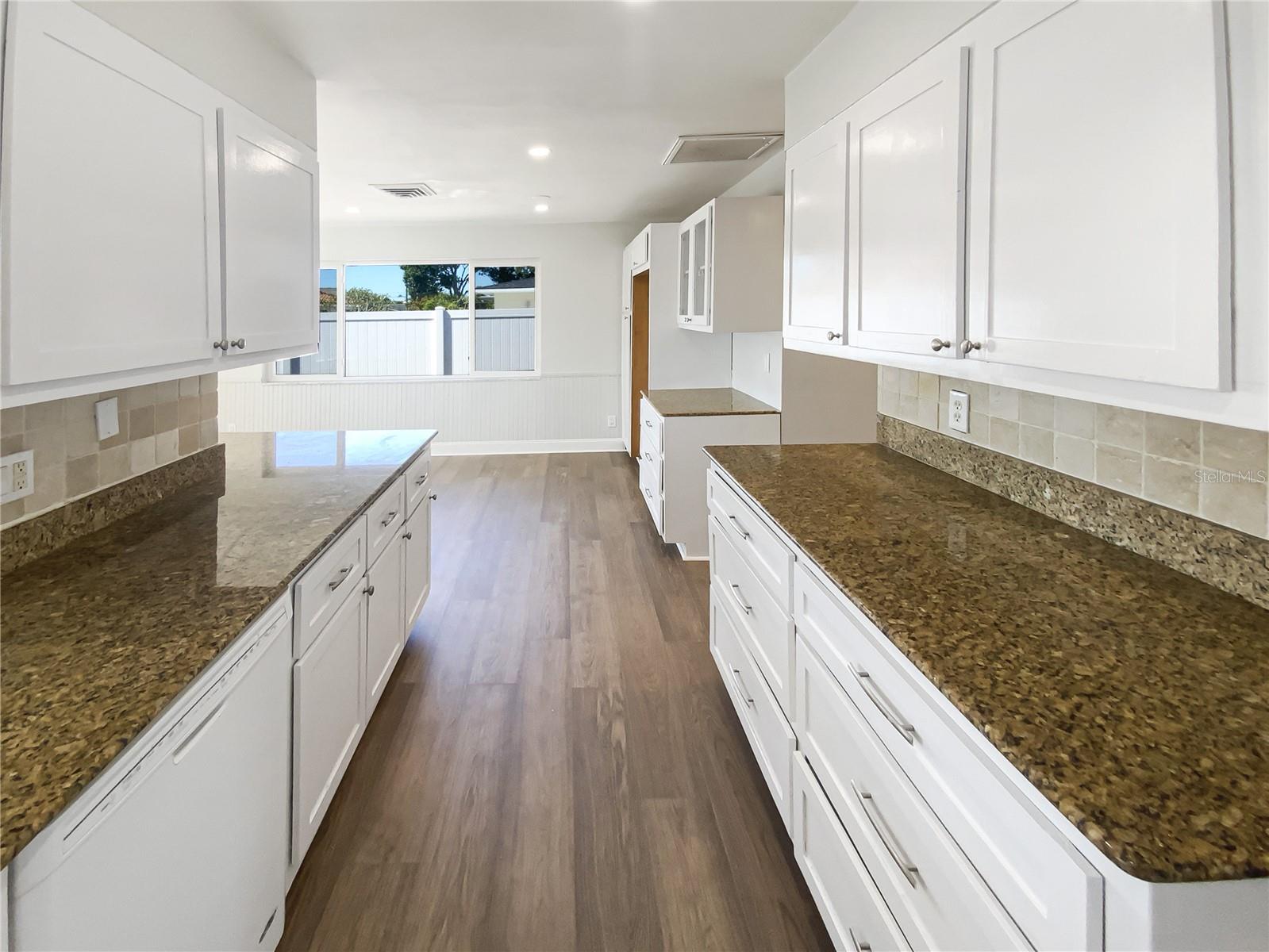 HOLIDAY GROVES - Residential