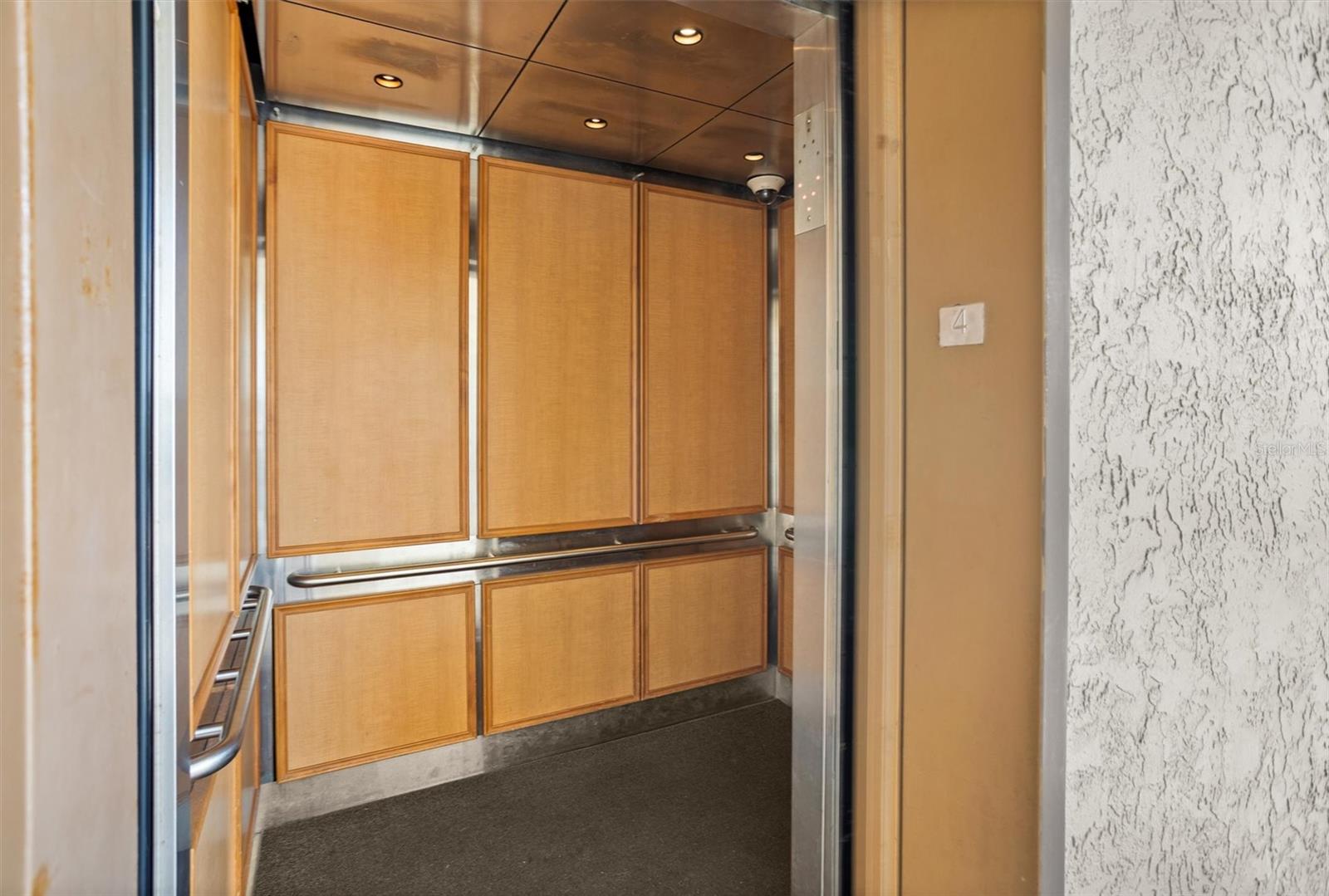 SHORES OF MADEIRA CONDO - Residential Lease