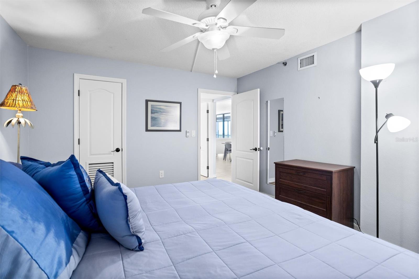 SHORES OF MADEIRA CONDO - Residential Lease