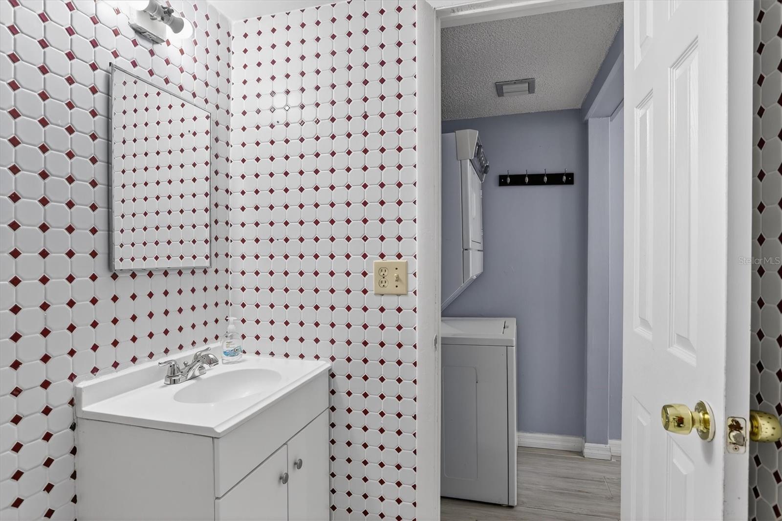 PINE RUSH VILLAS CONDO - Residential