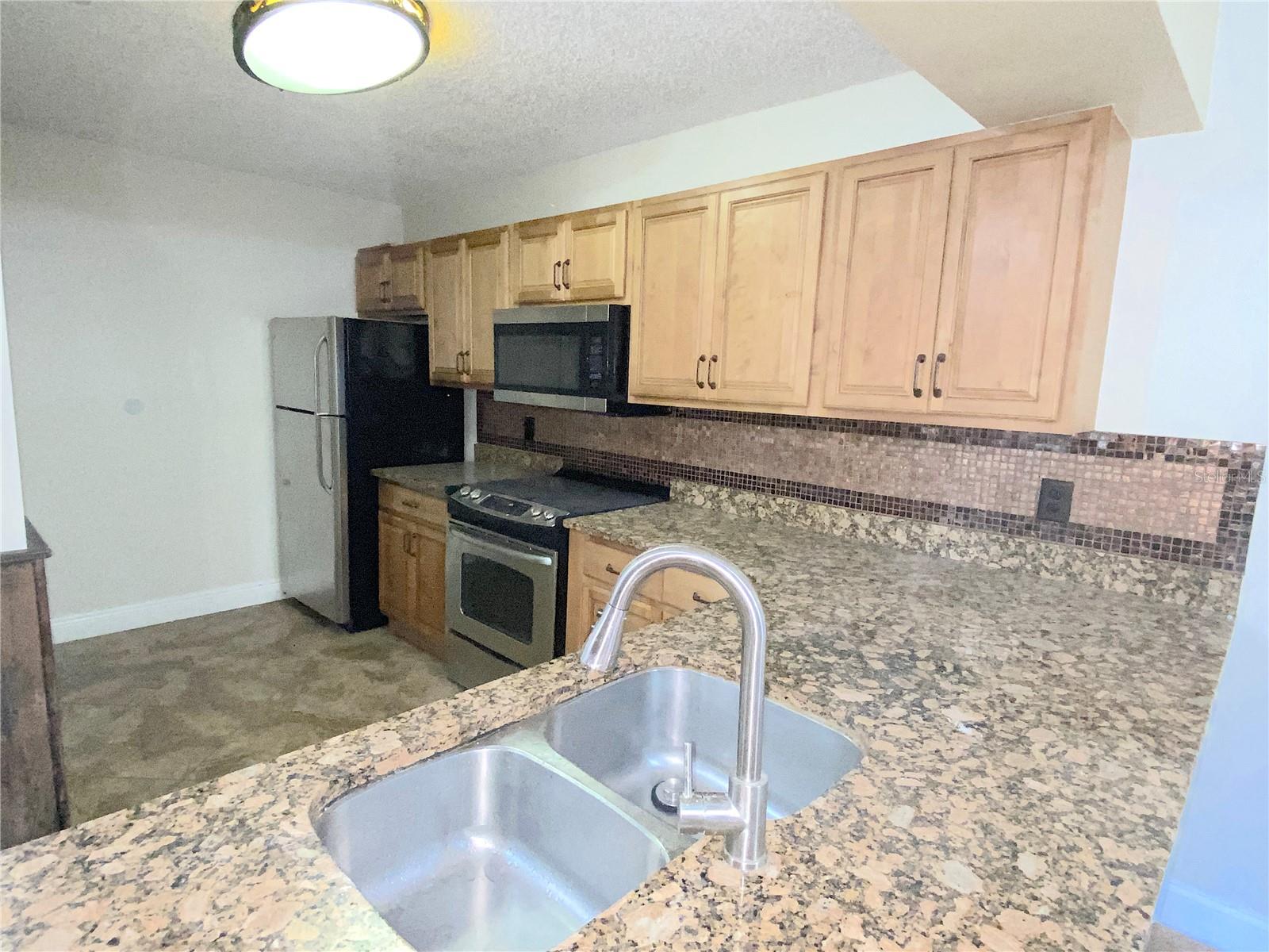 OXFORD SQUARE CONDO - Residential