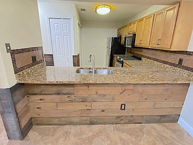 646 KENWICK CIRCLE 103