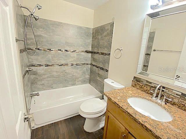 OXFORD SQUARE CONDO - Residential