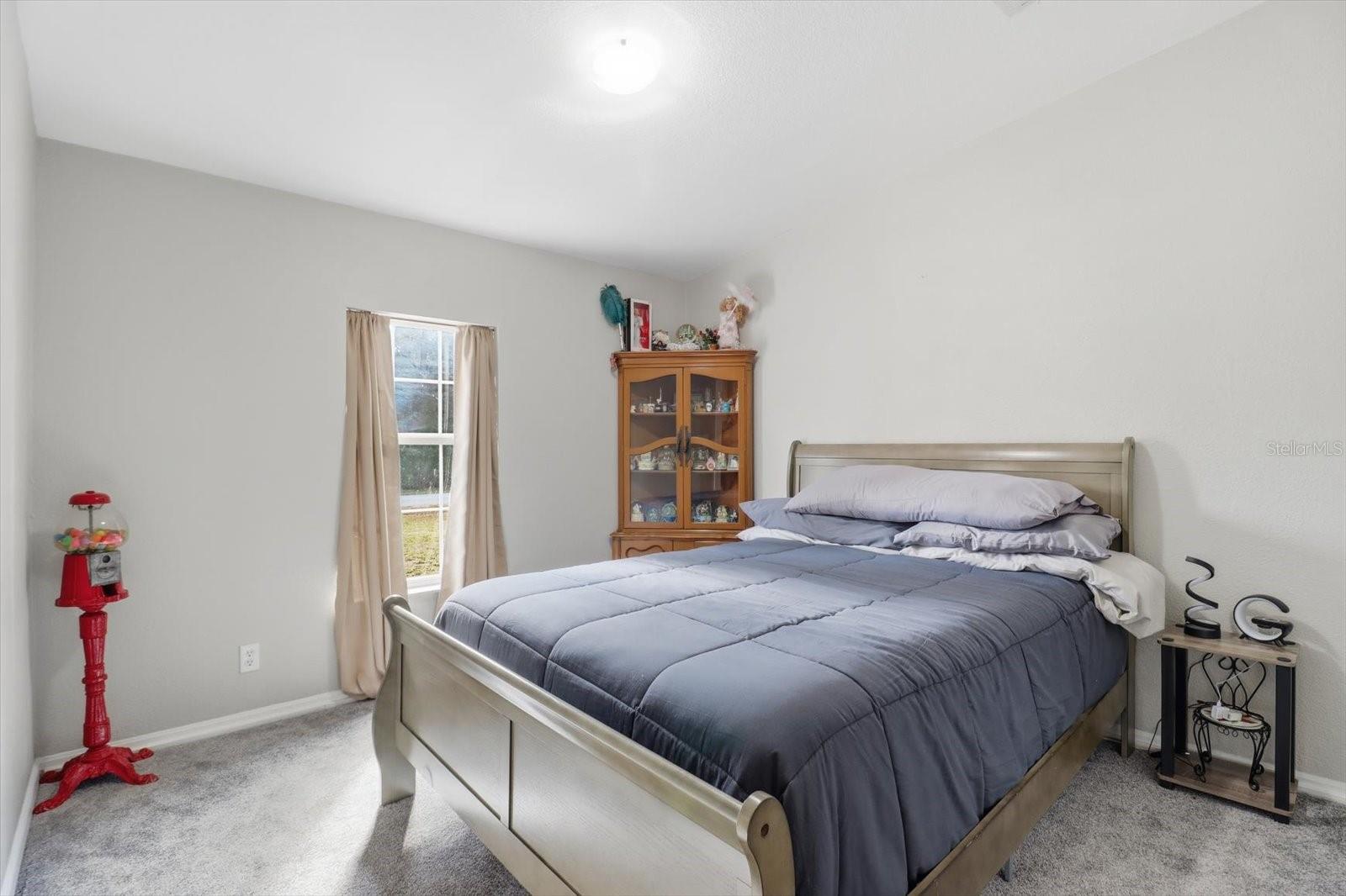 HOLIDAY HEIGHTS - Residential