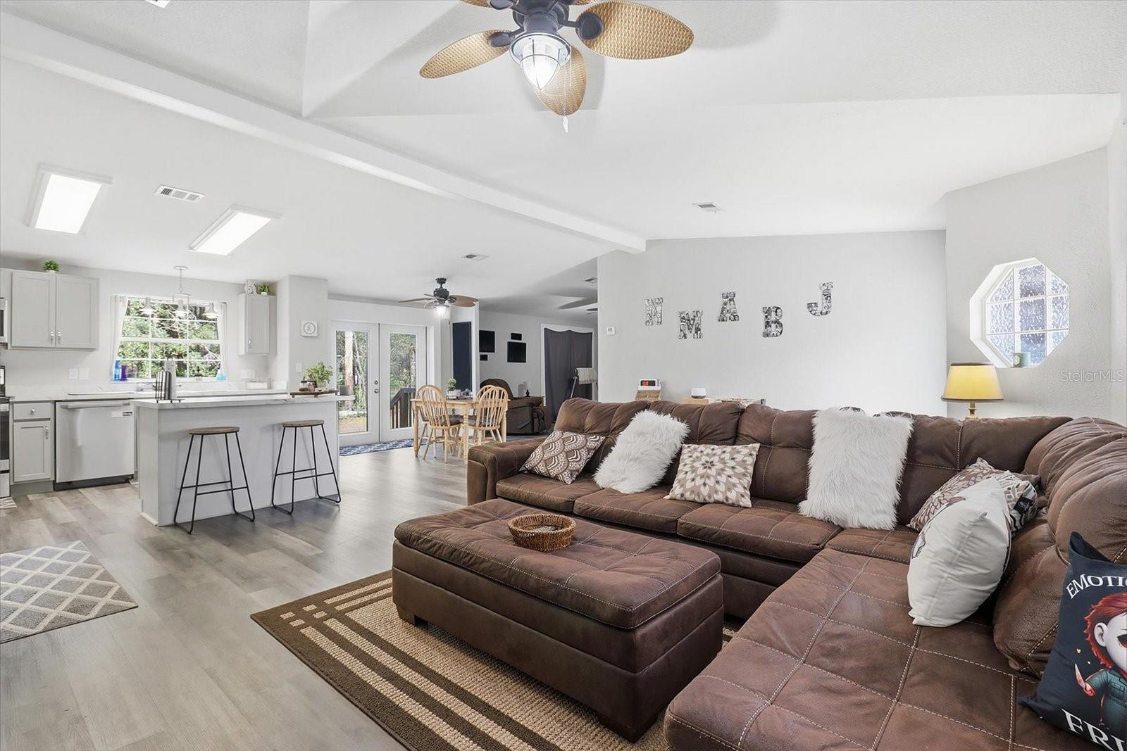 HOLIDAY HEIGHTS - Residential