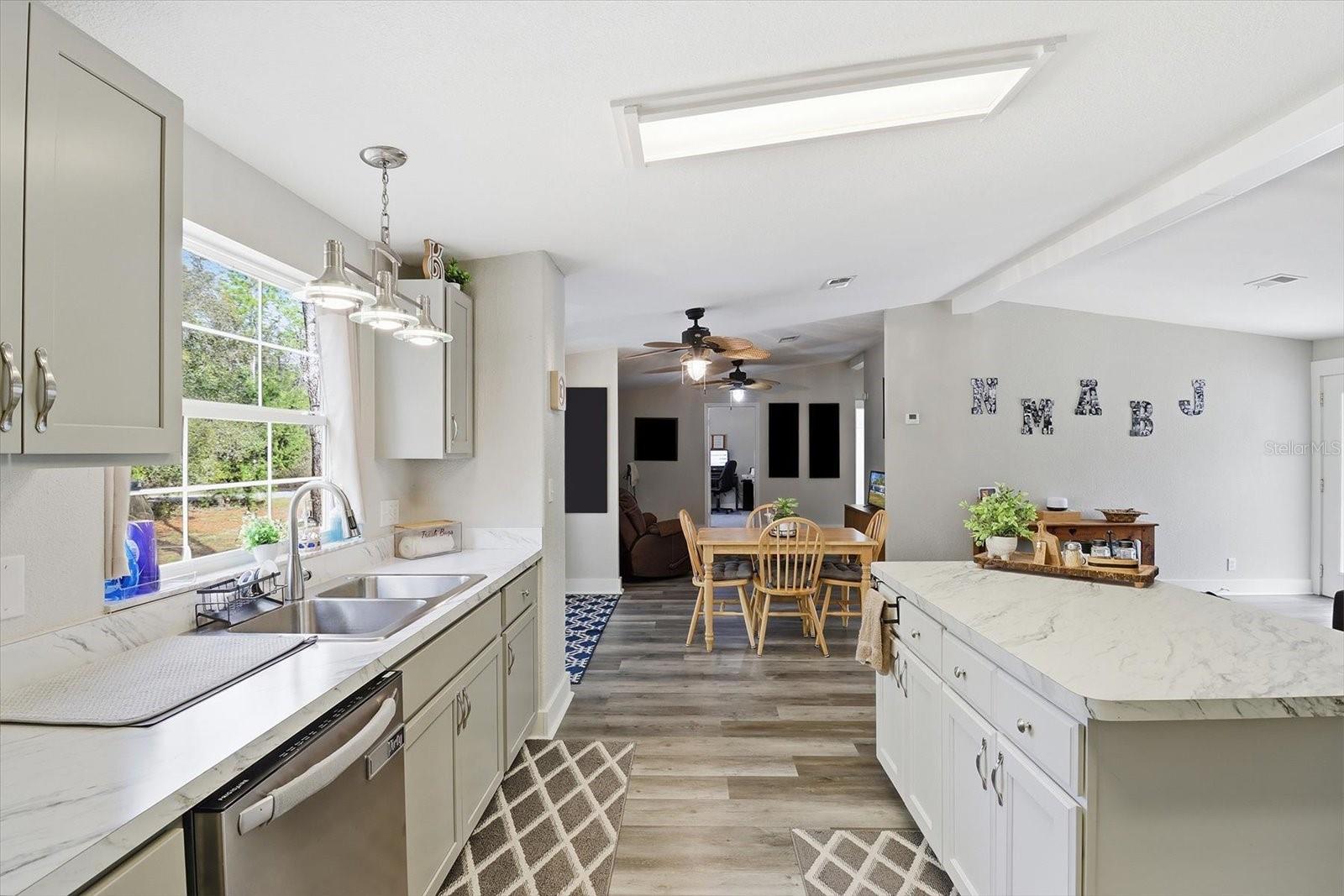 HOLIDAY HEIGHTS - Residential