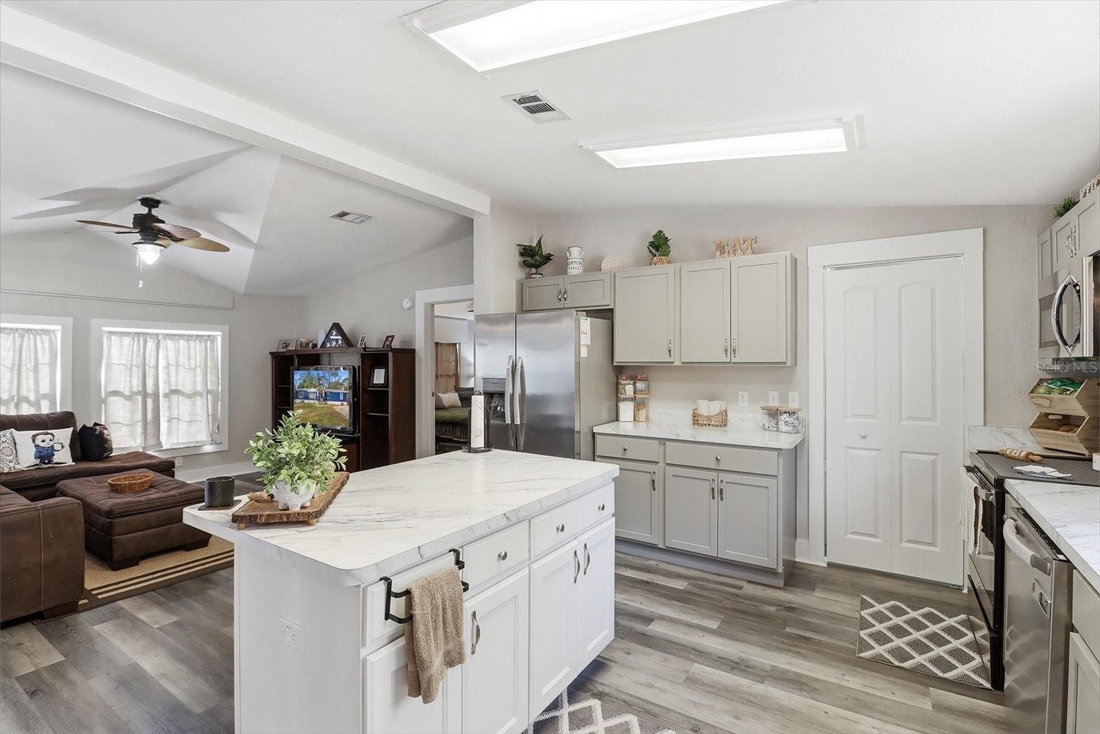 HOLIDAY HEIGHTS - Residential