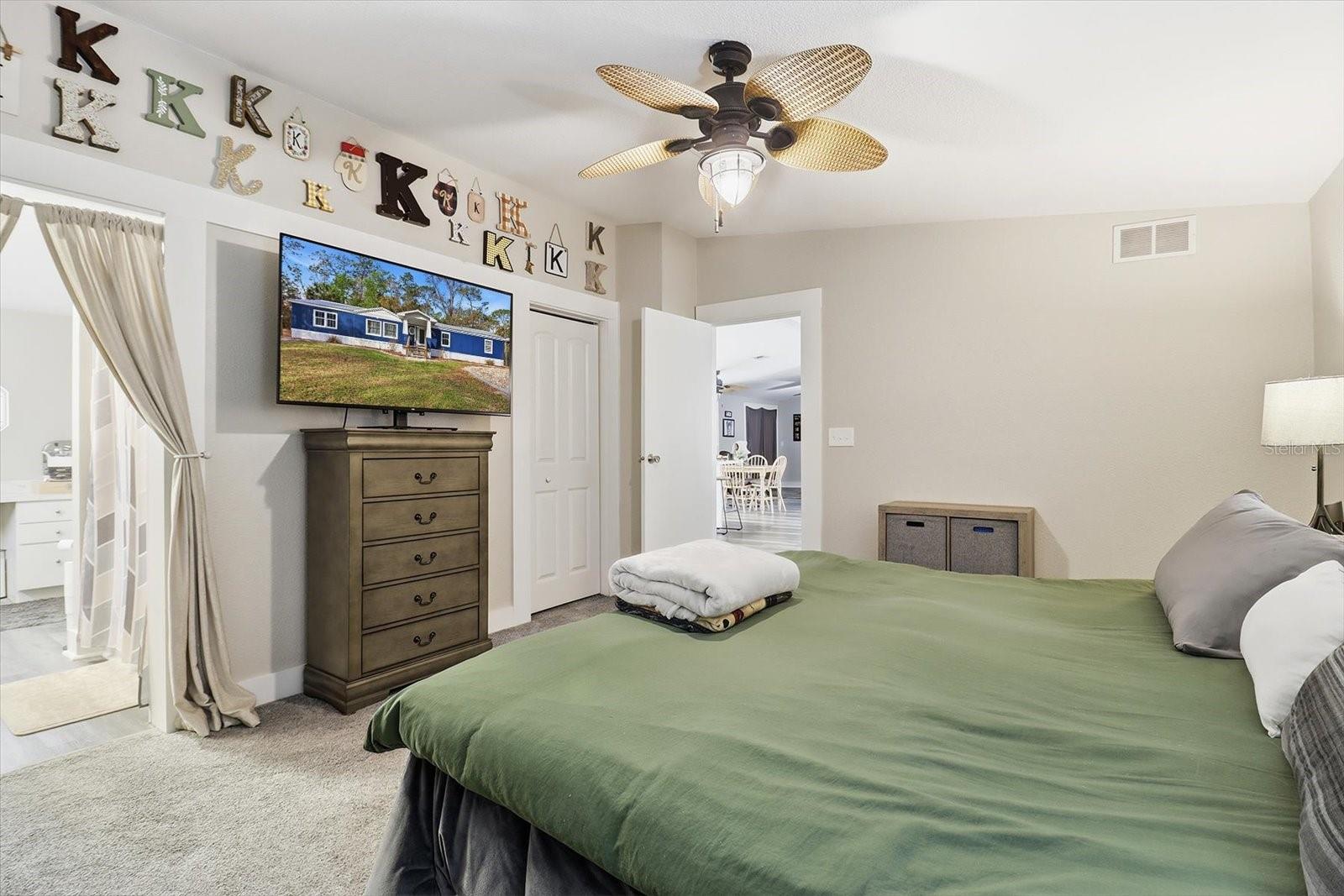 HOLIDAY HEIGHTS - Residential