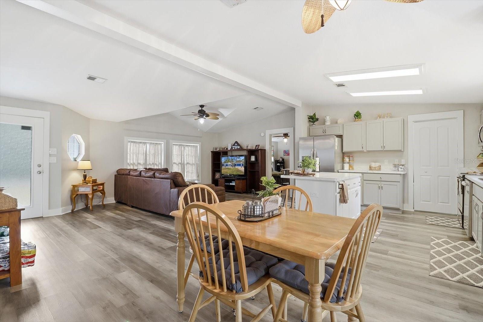 HOLIDAY HEIGHTS - Residential