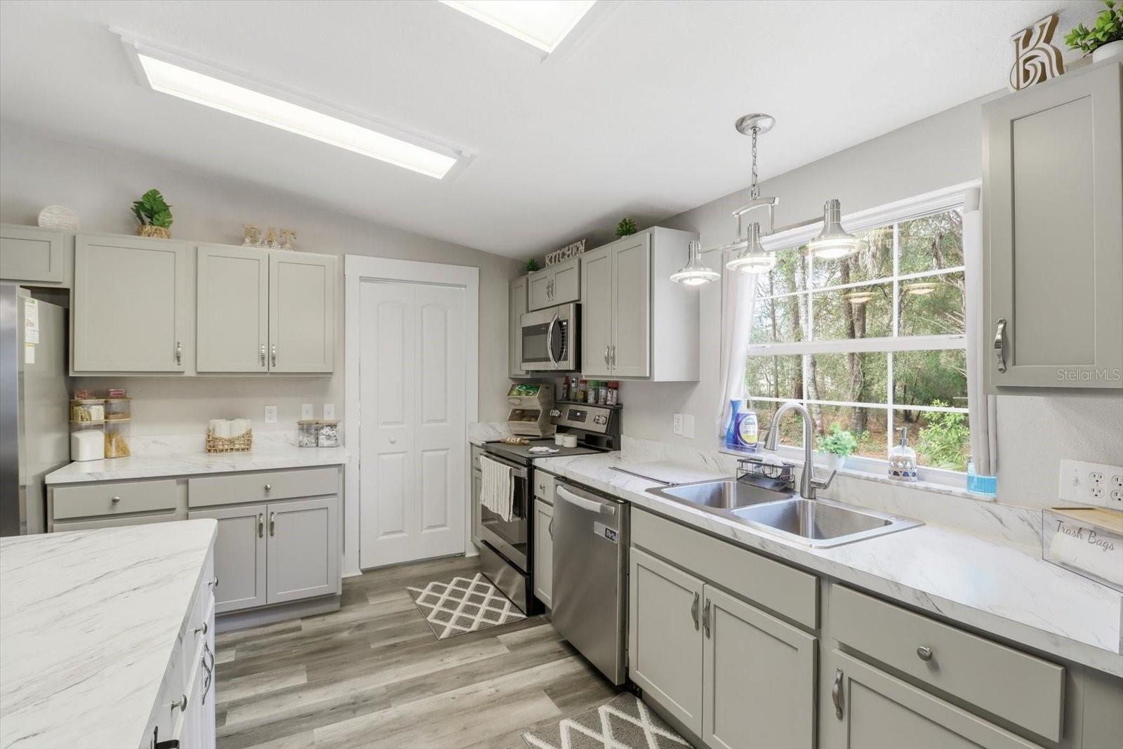 HOLIDAY HEIGHTS - Residential