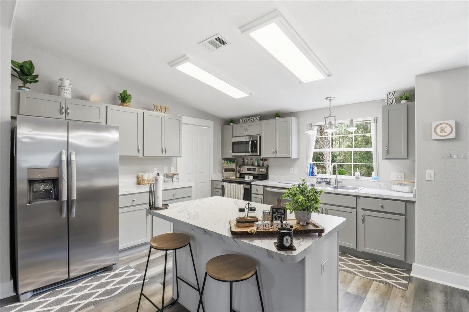 HOLIDAY HEIGHTS - Residential