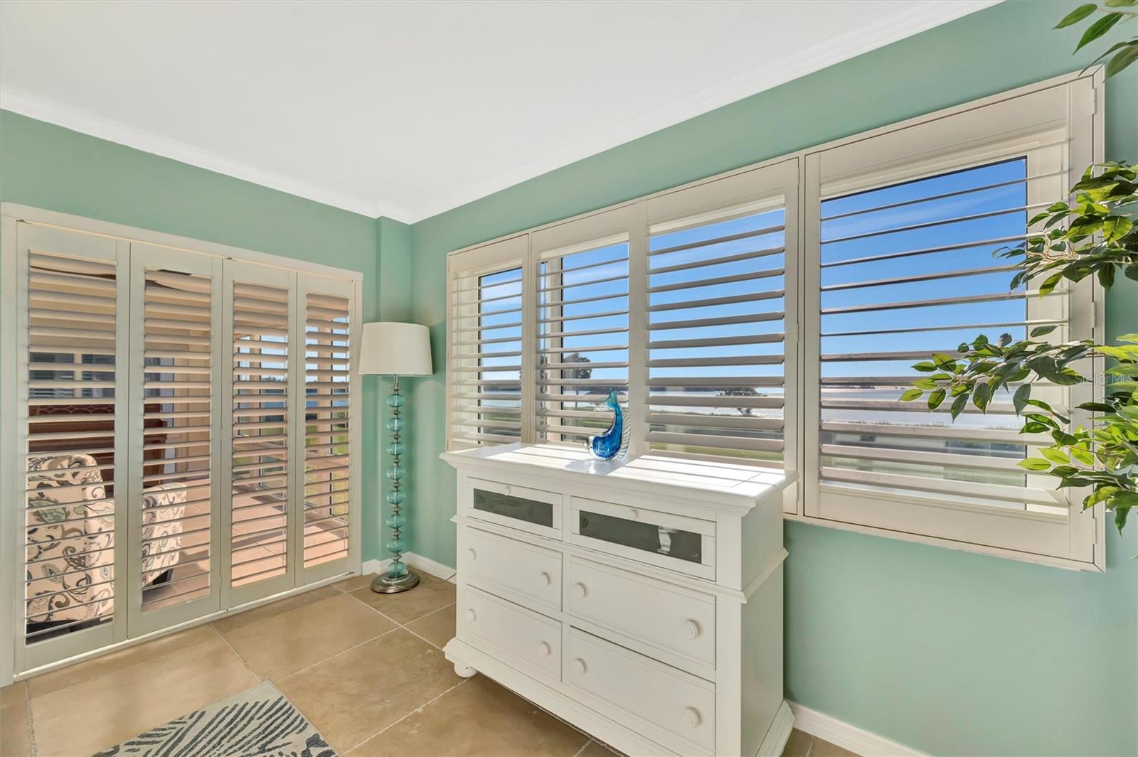 MOUNT VERNON CONDOMINIUM - Residential