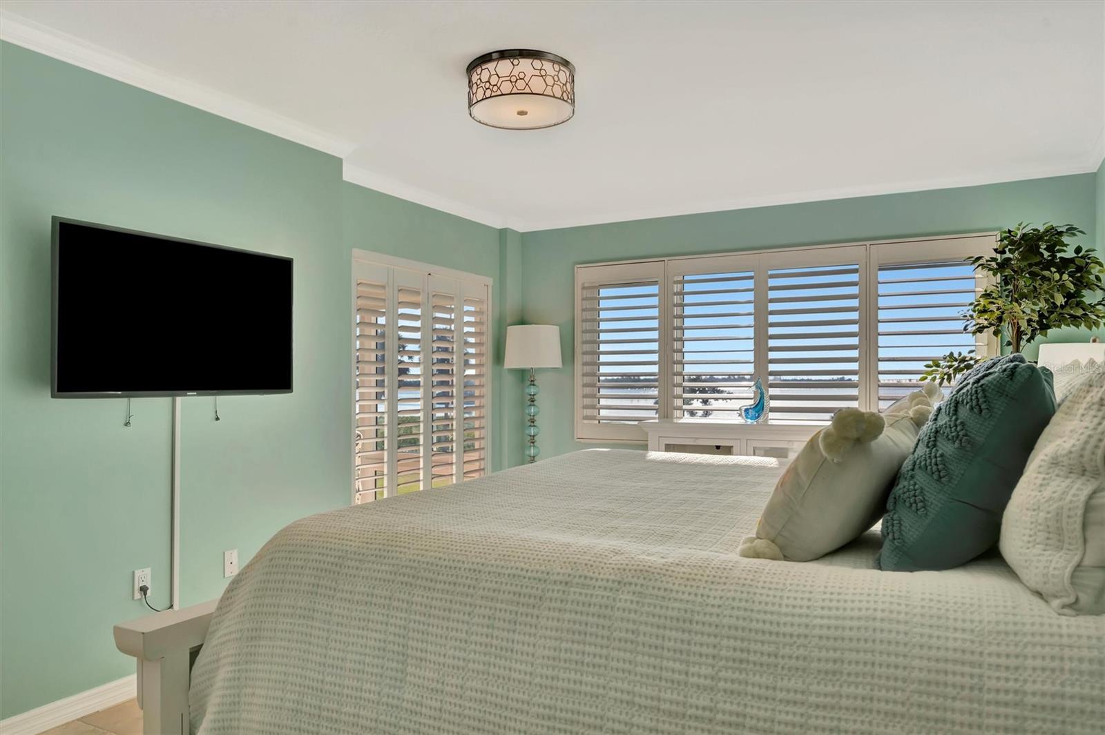 MOUNT VERNON CONDOMINIUM - Residential