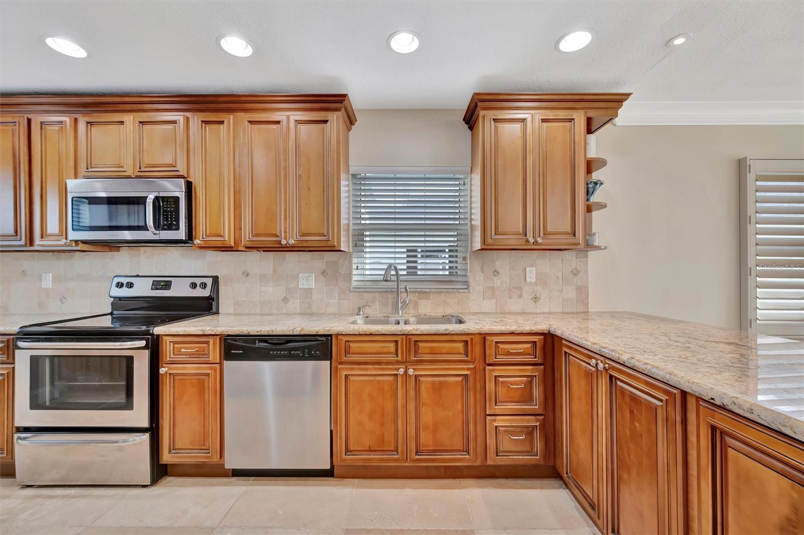 MOUNT VERNON CONDOMINIUM - Residential