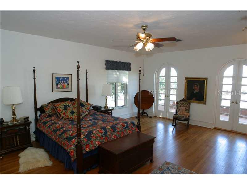 SNELL ISLE BRIGHTWATERS SEC 1 REPLAT - Residential