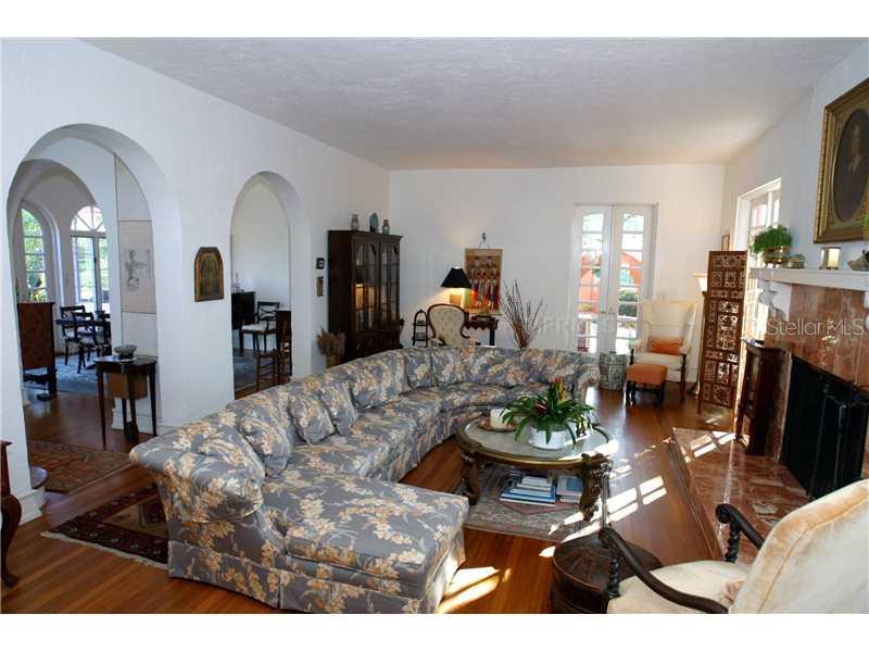 SNELL ISLE BRIGHTWATERS SEC 1 REPLAT - Residential