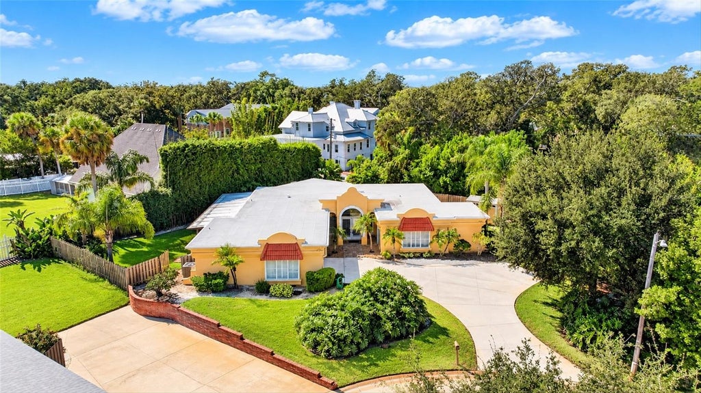 Photo of 30 Bosarvey Circle, Ormond Beach, FL 32176 (MLS # V4951967)
