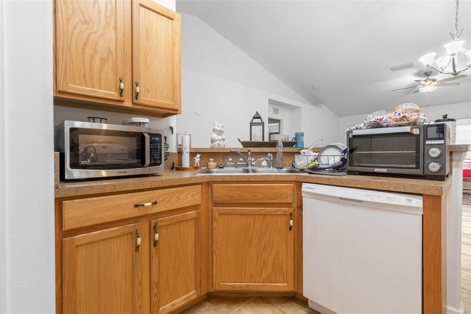 04 FAIRWAYS - Residential Income