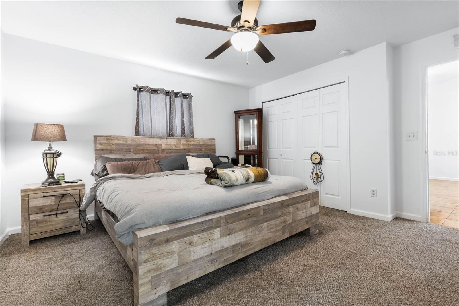 04 FAIRWAYS - Residential Income