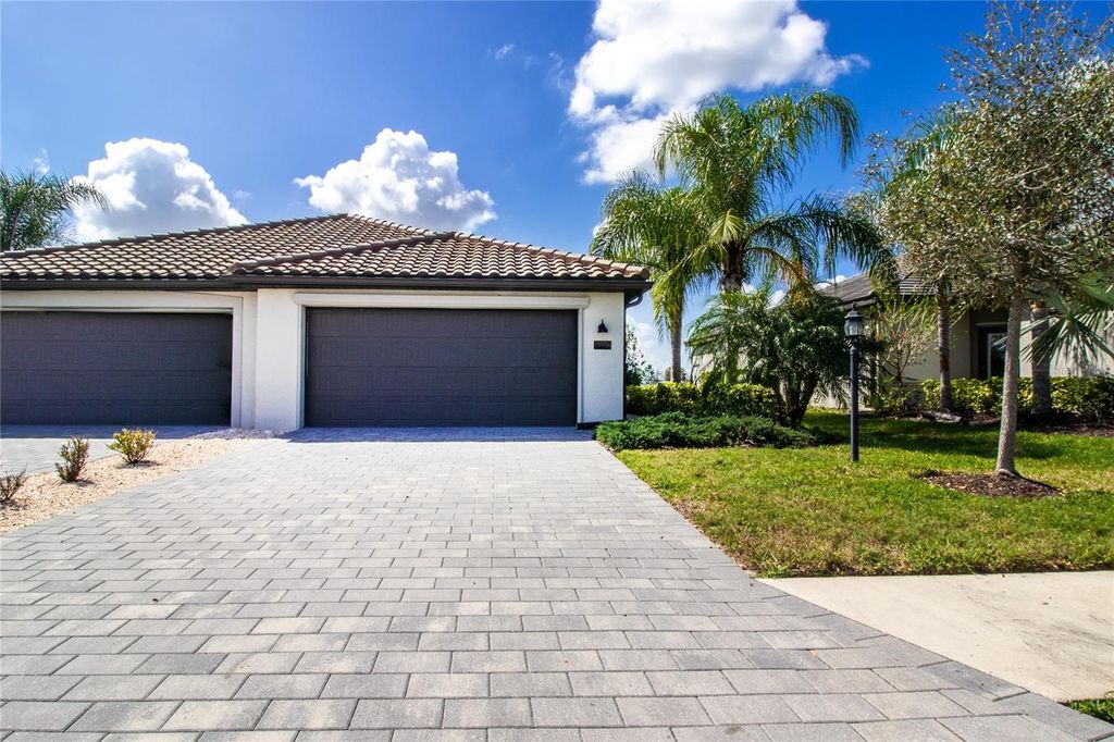 Photo of 15978 Clear Skies Place, Bradenton, FL 34211 (MLS # A4682680)