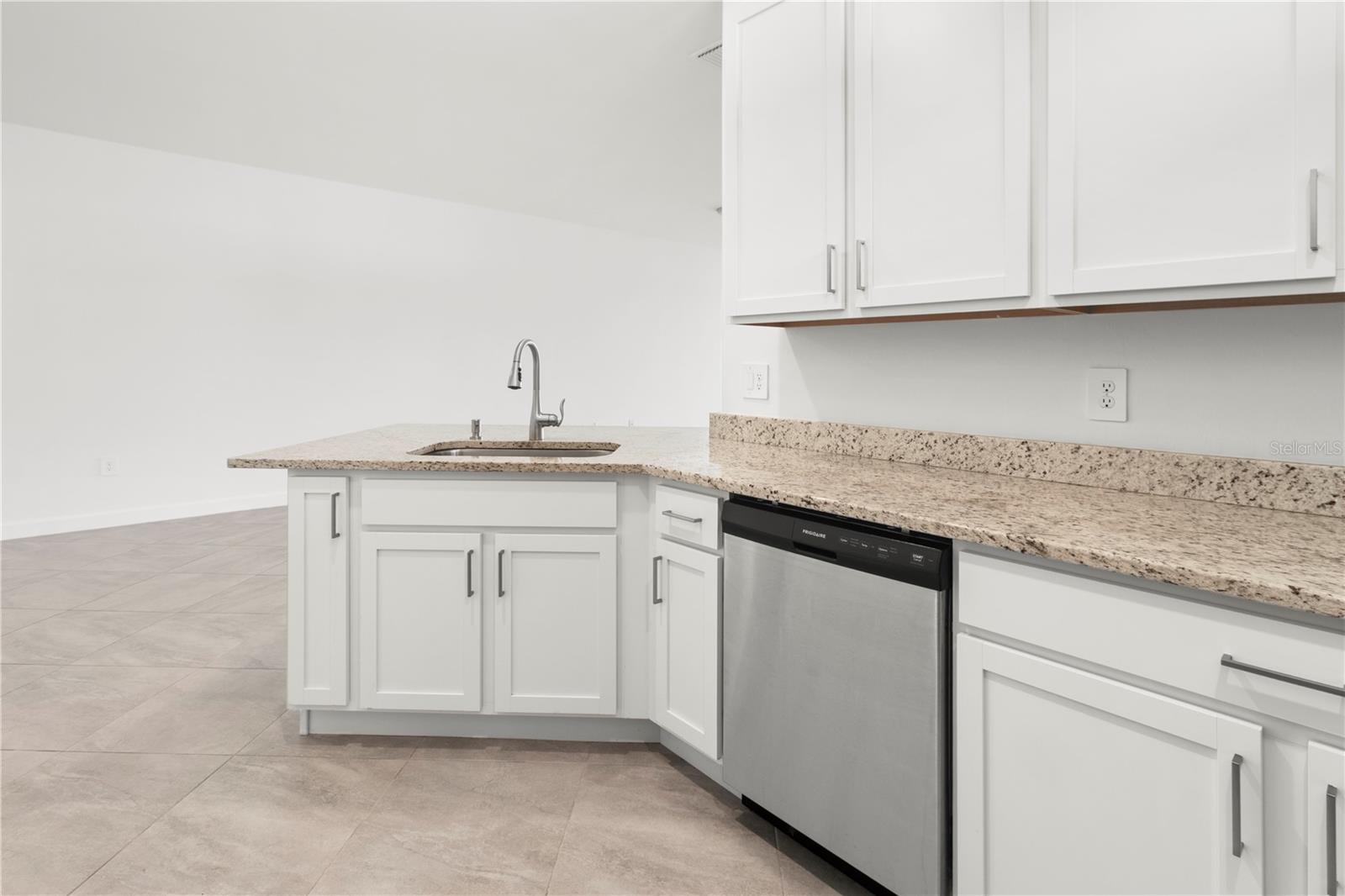 LORRAINE LAKES PH I - Residential