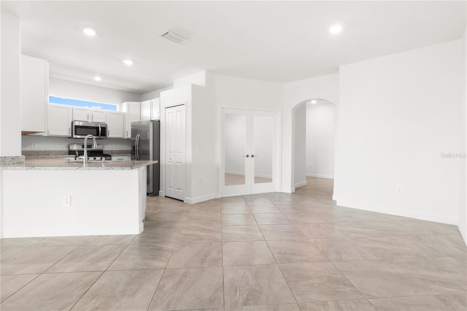 LORRAINE LAKES PH I - Residential