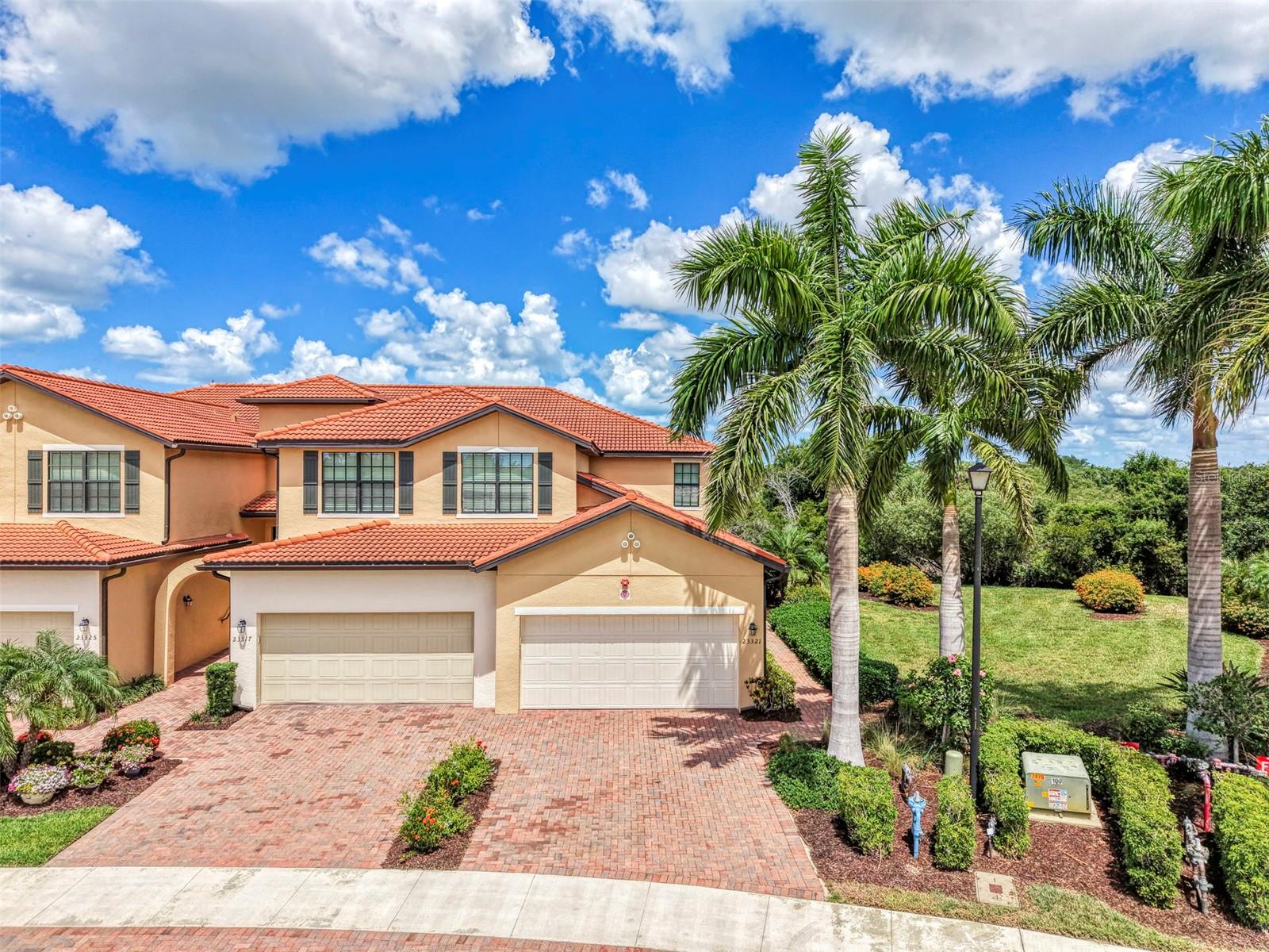 OAK RUN IV AT SARASOTA NATIONAL - Residential