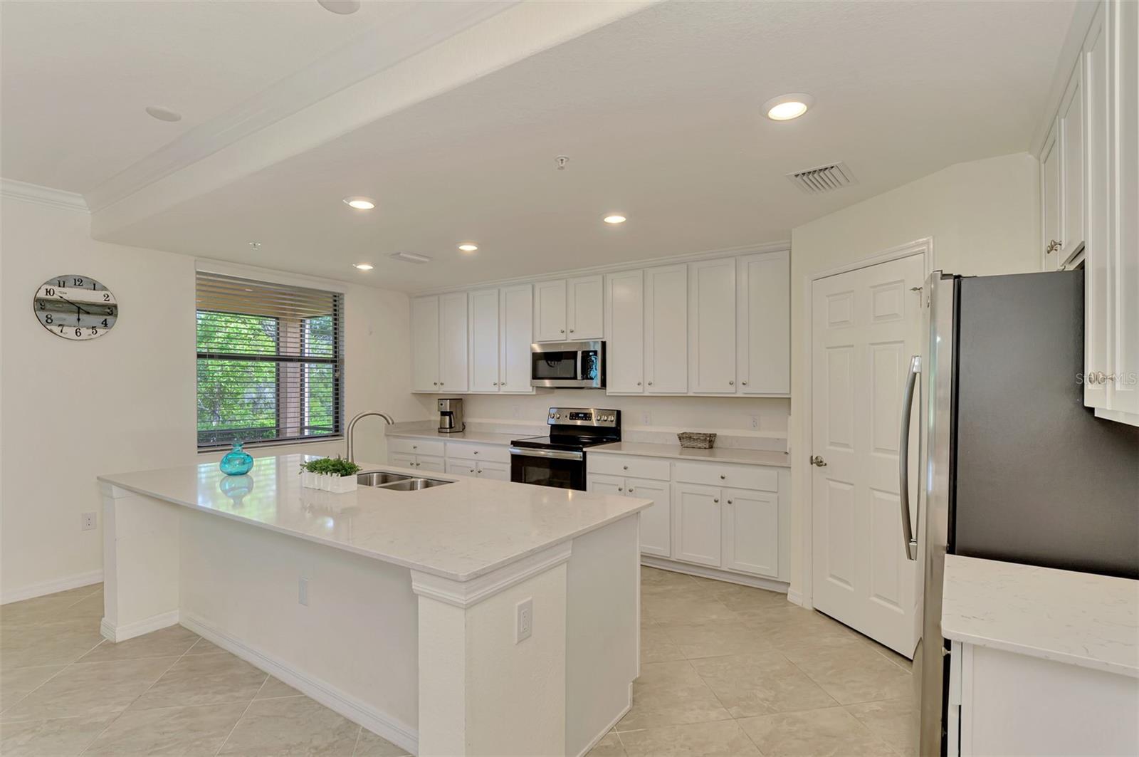 OAK RUN IV AT SARASOTA NATIONAL - Residential