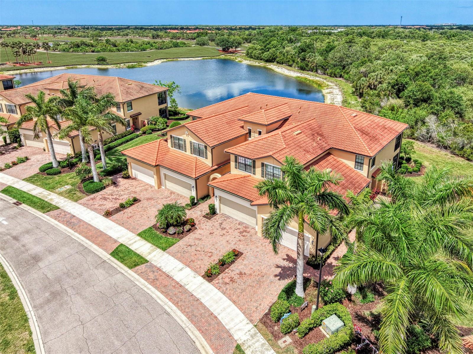 OAK RUN IV AT SARASOTA NATIONAL - Residential