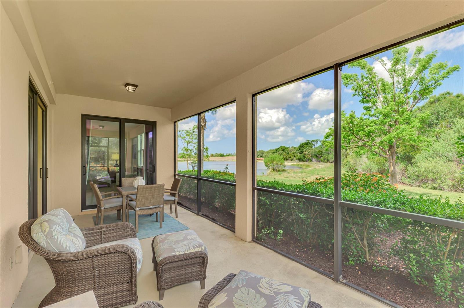 OAK RUN IV AT SARASOTA NATIONAL - Residential