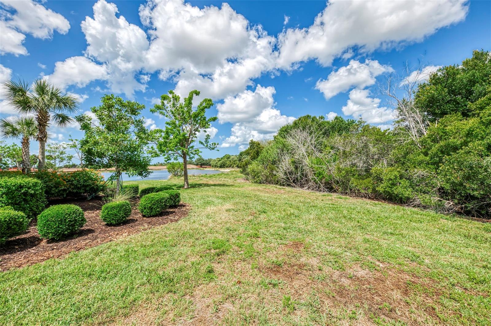 OAK RUN IV AT SARASOTA NATIONAL - Residential