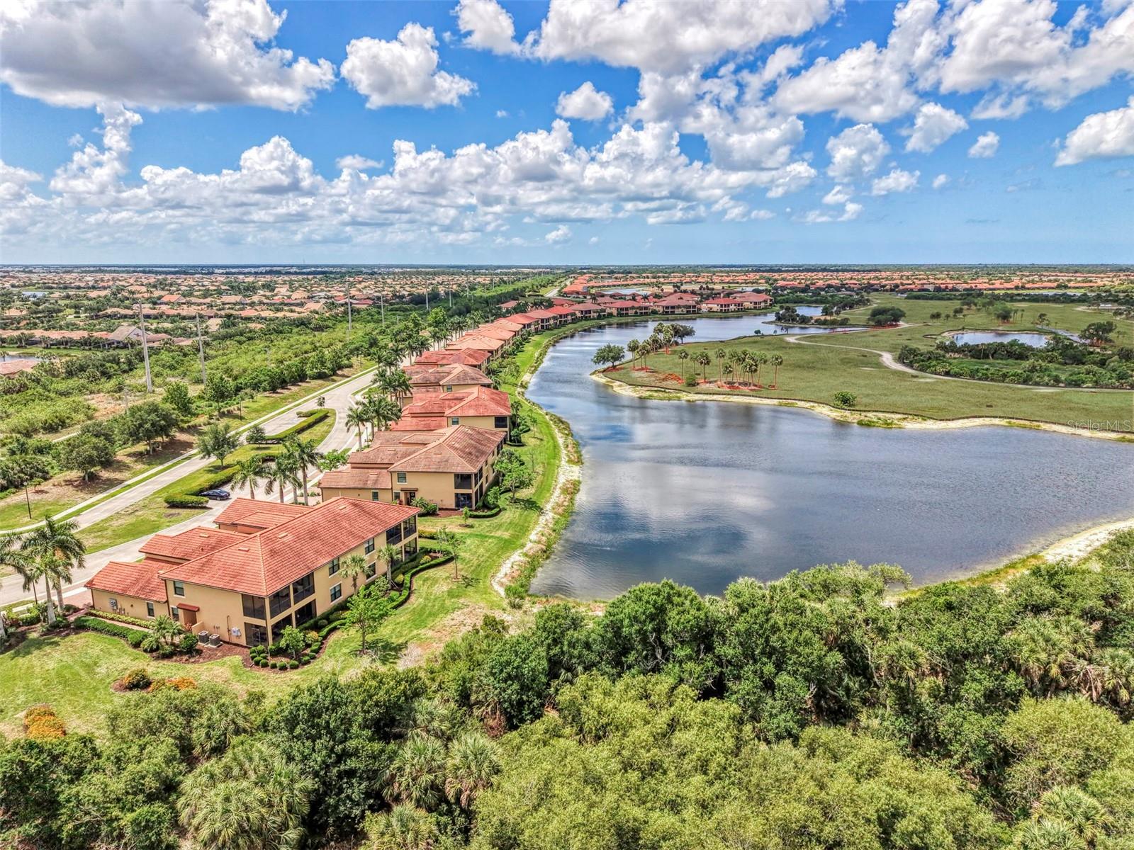 OAK RUN IV AT SARASOTA NATIONAL - Residential