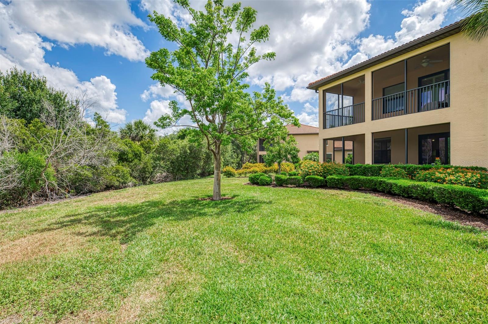 OAK RUN IV AT SARASOTA NATIONAL - Residential