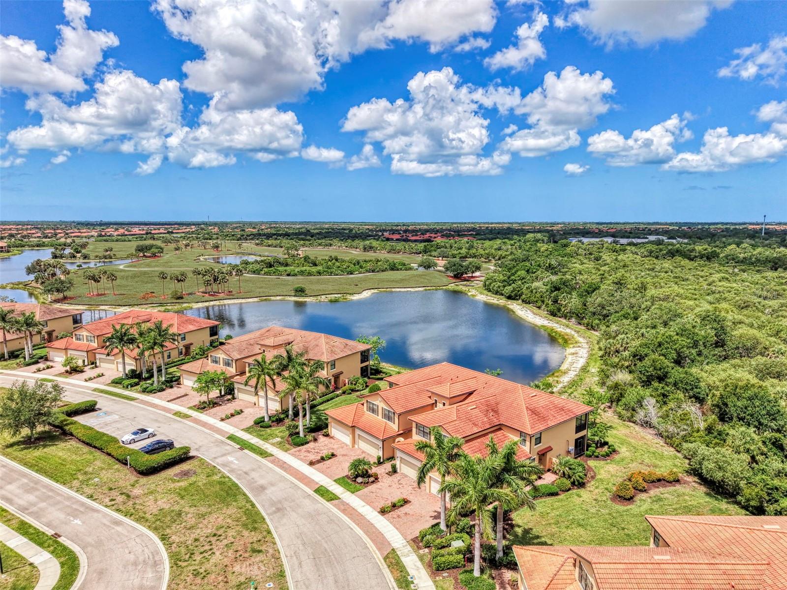 OAK RUN IV AT SARASOTA NATIONAL - Residential