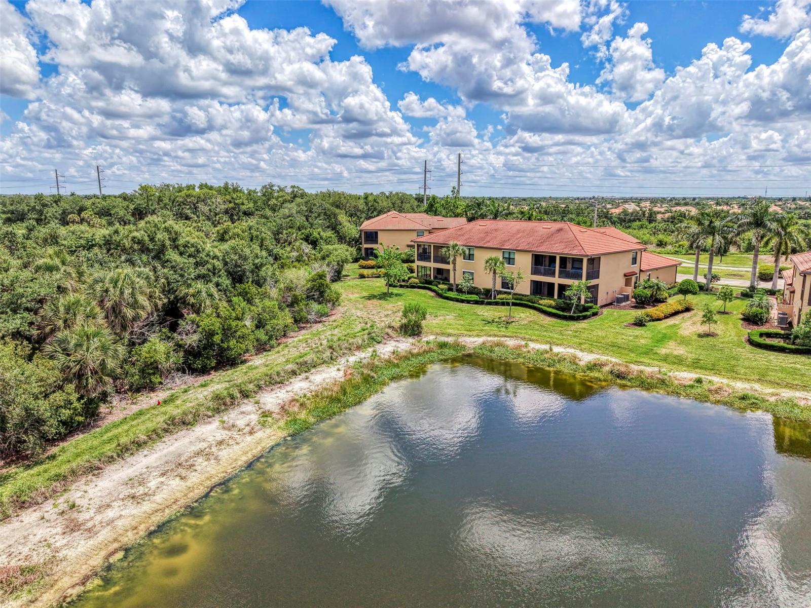 OAK RUN IV AT SARASOTA NATIONAL - Residential