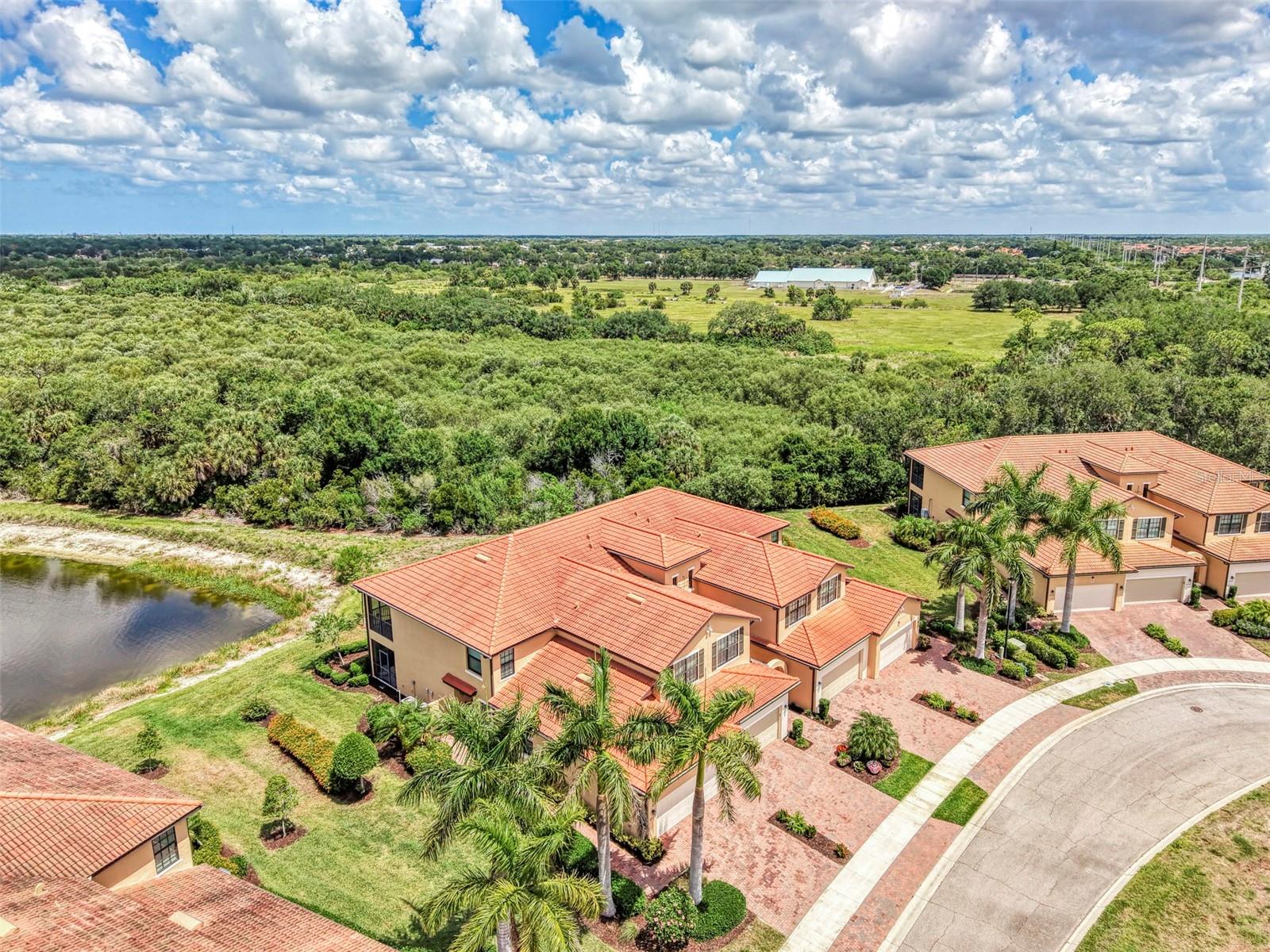 OAK RUN IV AT SARASOTA NATIONAL - Residential