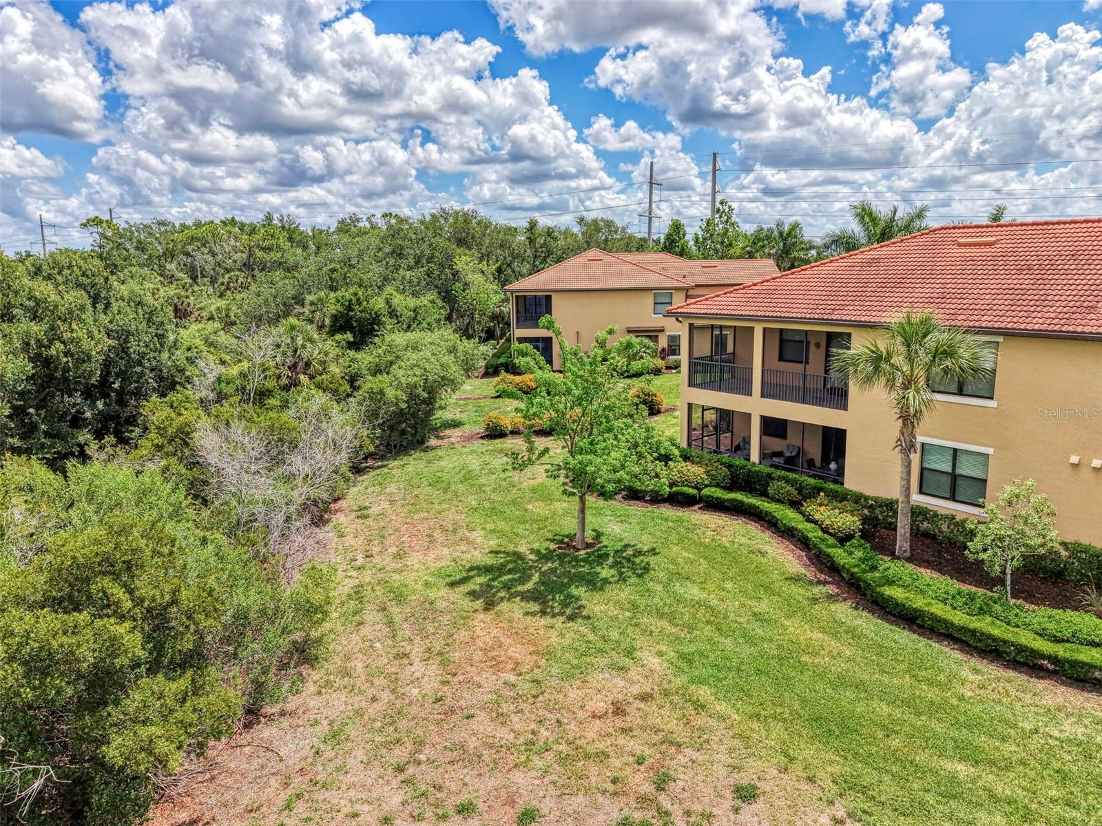 OAK RUN IV AT SARASOTA NATIONAL - Residential