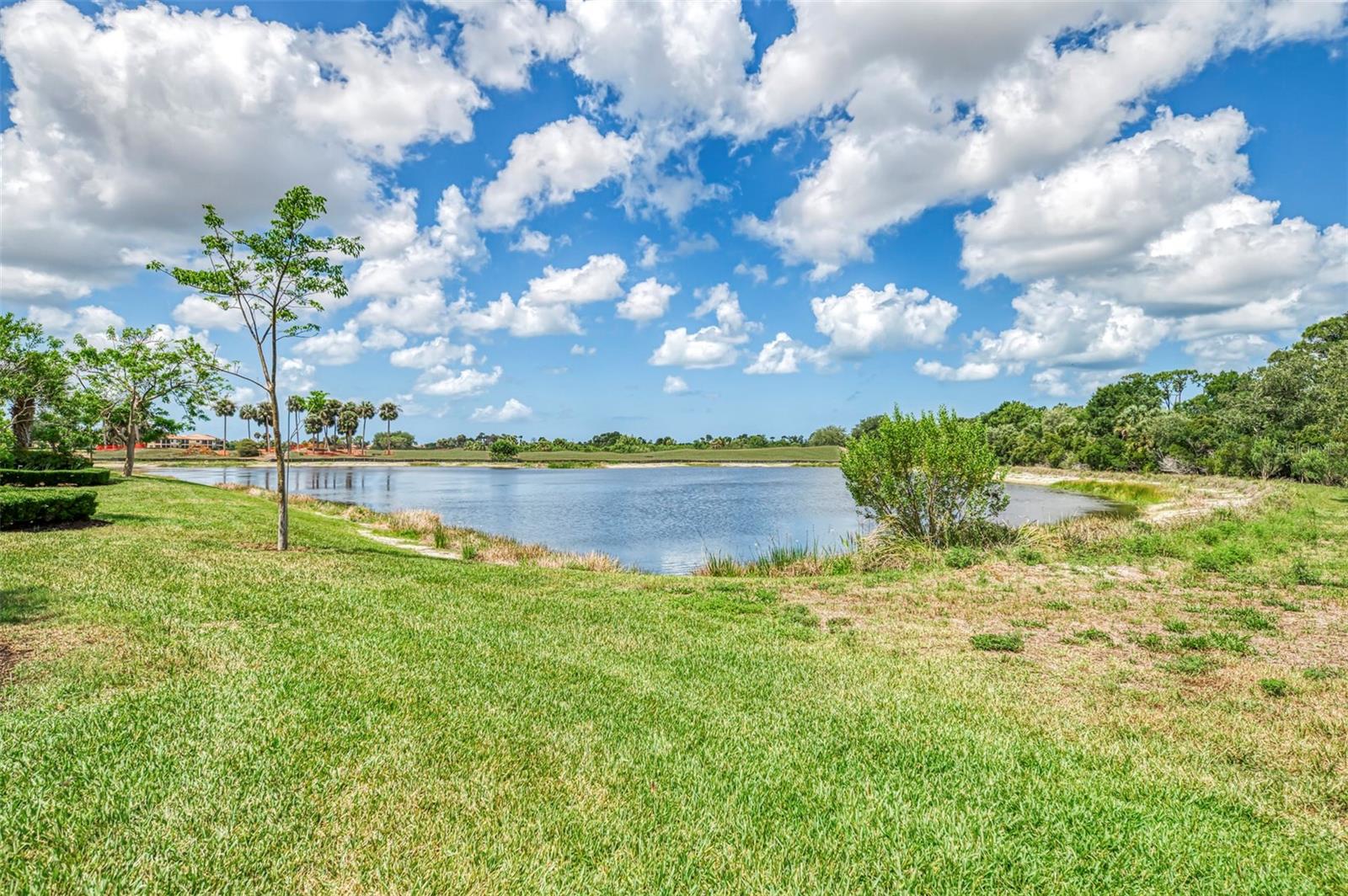 OAK RUN IV AT SARASOTA NATIONAL - Residential