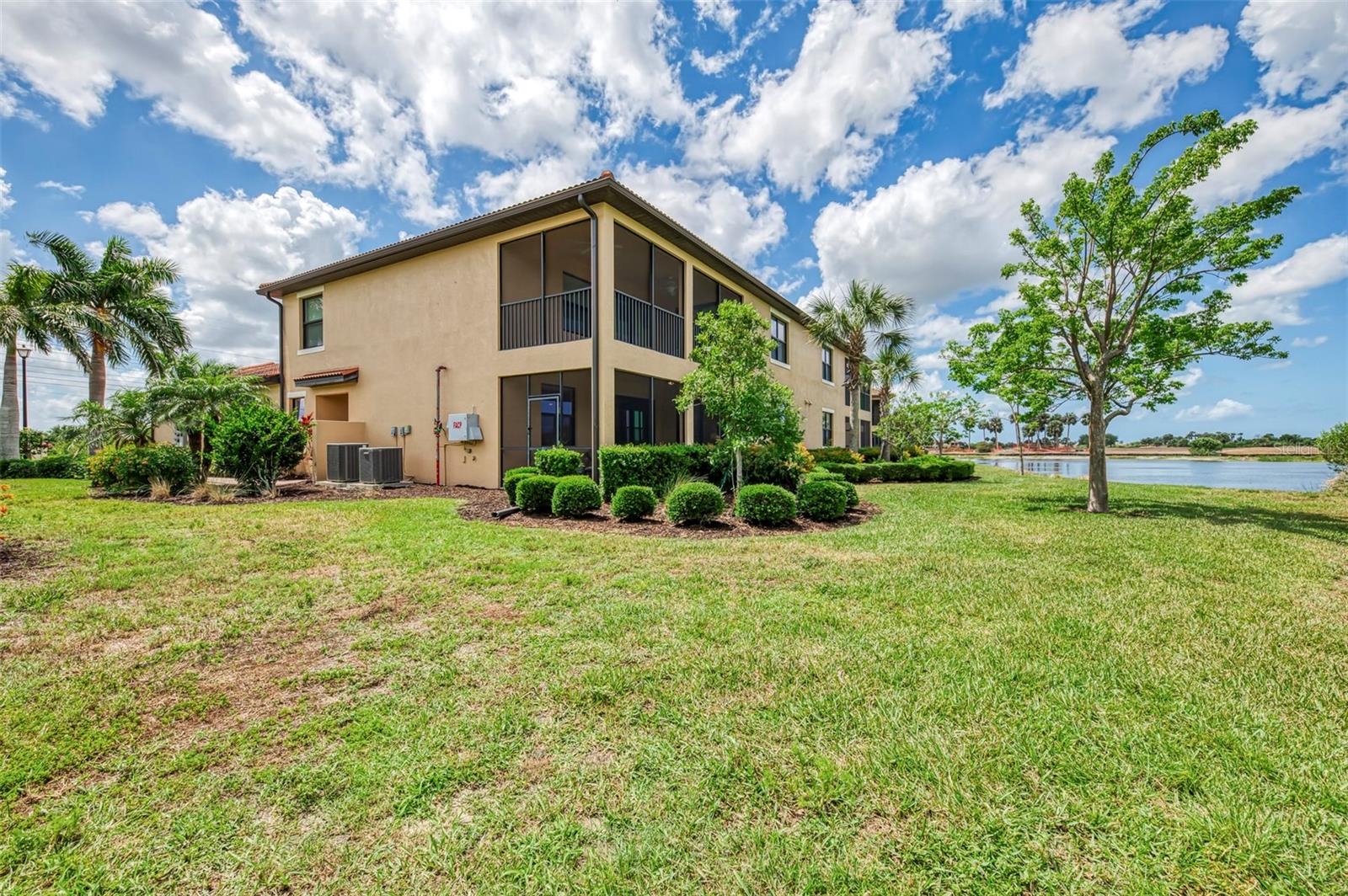 OAK RUN IV AT SARASOTA NATIONAL - Residential