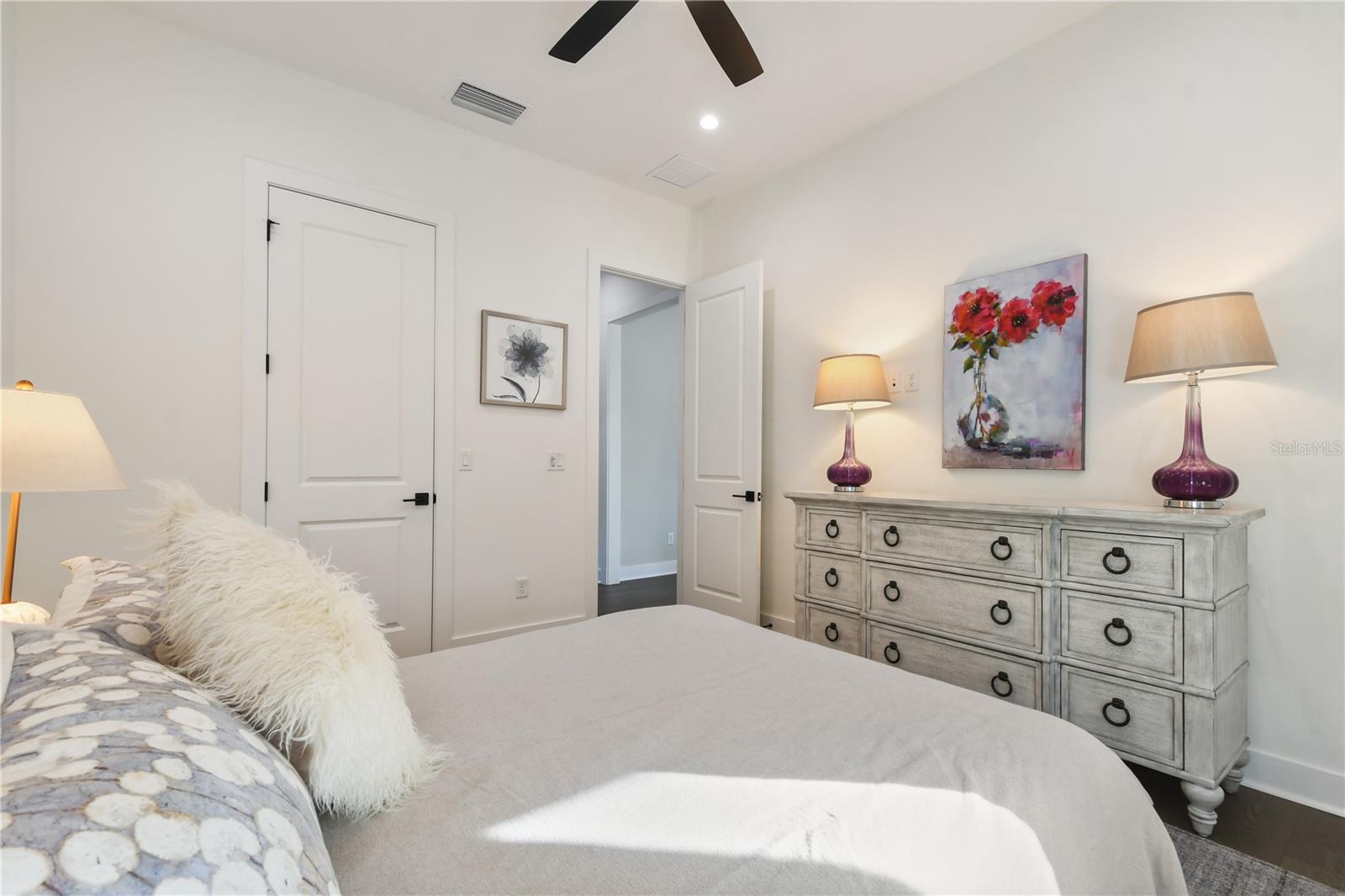 FONTAINEBLEAU - Residential