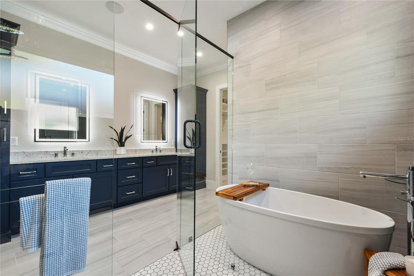 FONTAINEBLEAU - Residential