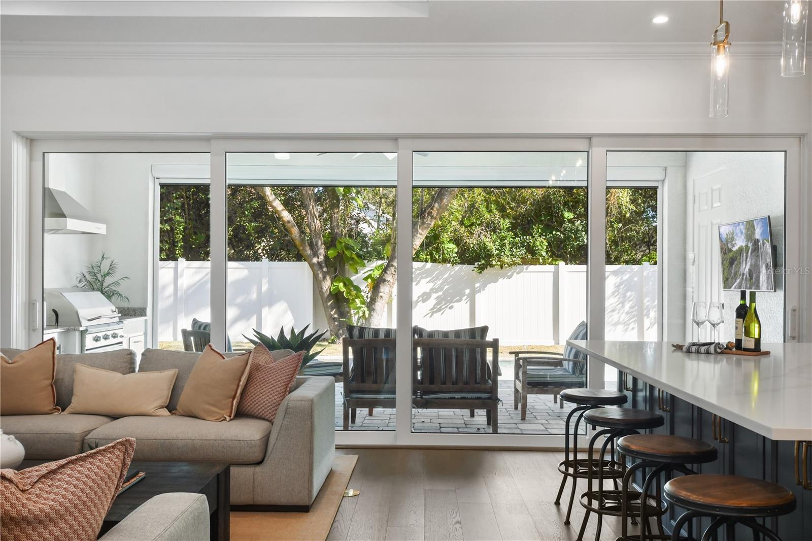 FONTAINEBLEAU - Residential