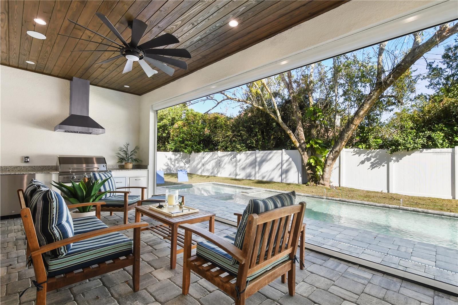 FONTAINEBLEAU - Residential