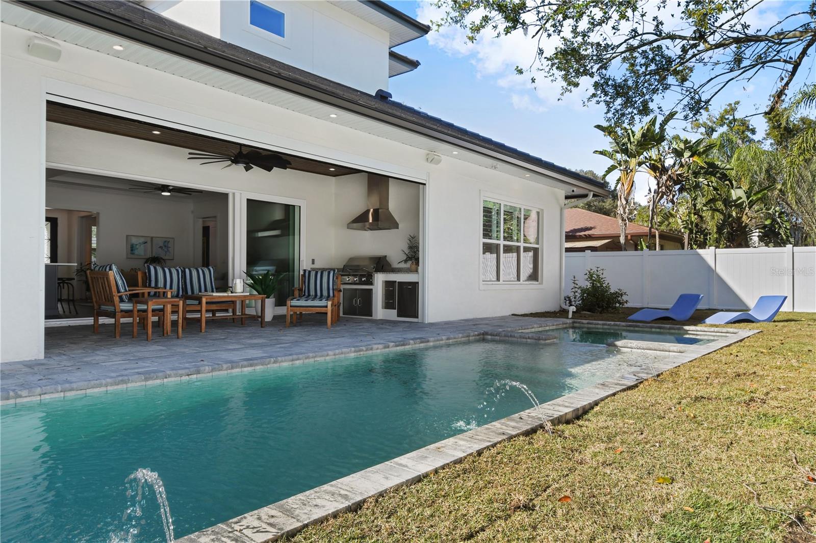 FONTAINEBLEAU - Residential