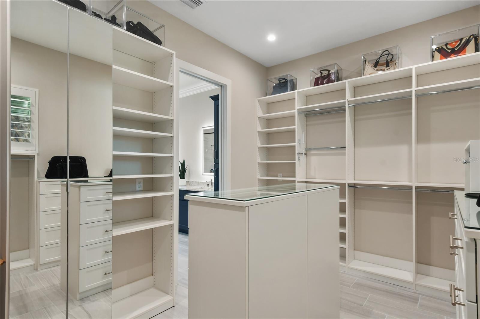 FONTAINEBLEAU - Residential