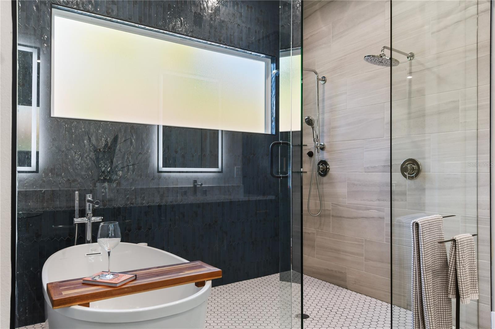 FONTAINEBLEAU - Residential