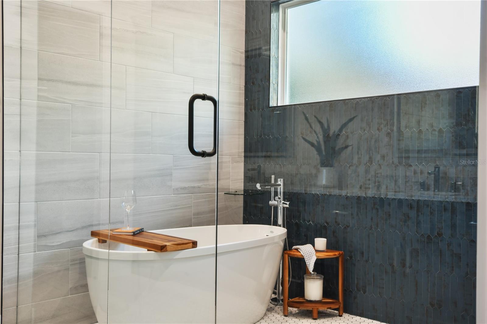 FONTAINEBLEAU - Residential