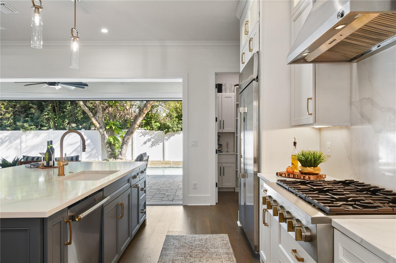 FONTAINEBLEAU - Residential